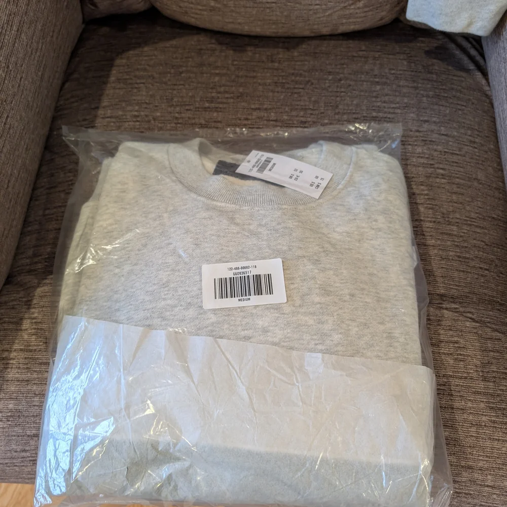 Abercrombie & Fitch Gray and Green Crewneck Unisex Sweatshirt. Various Sizes - Picture 5 of 6